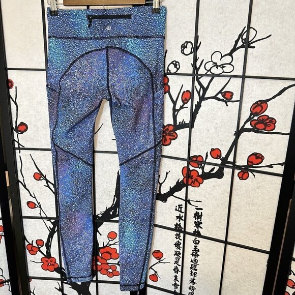 LULULEMON Speed Tight V Strive Multi Mermaid Rainbow GALAXY side pckts Size 4 - Picture 5 of 8